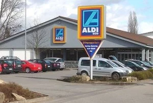 Aldi by wiki Sysop - Die gepanzerte Limousine von Aldi-Gründer Theo Albrecht steht zum Verkauf