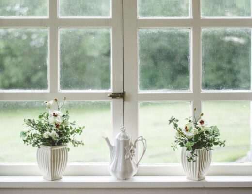 fenster putzen 520x400 - So strahlen Ihre Fenster wieder so richtig