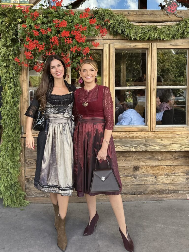 Franziska Scheuerle LOREMO mit Dr. Marie Catherine Klarkowski CeU Ladies Wiesn Lunch Kaefer Wiesn Schaenke  767x1024 - Luxury First Oktoberfest Highlights 2024